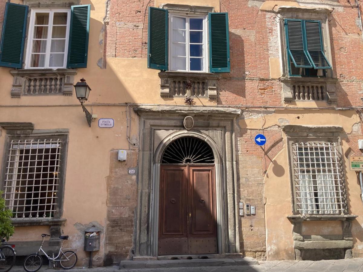 Puccini'S Home, Elegant Apartment In Piazza Puccini Lucca Eksteriør bilde