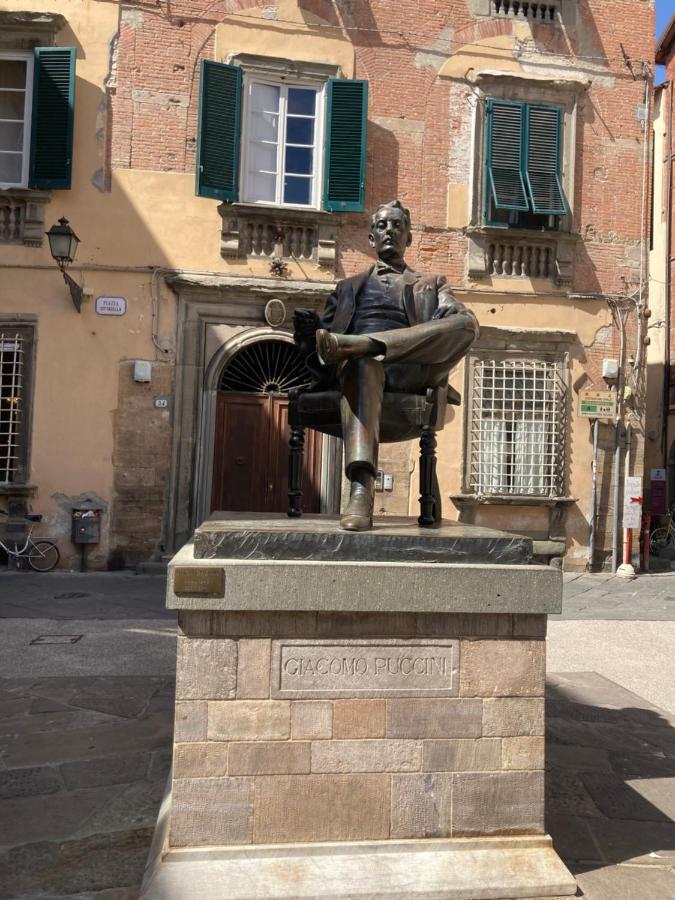 Puccini'S Home, Elegant Apartment In Piazza Puccini Lucca Eksteriør bilde