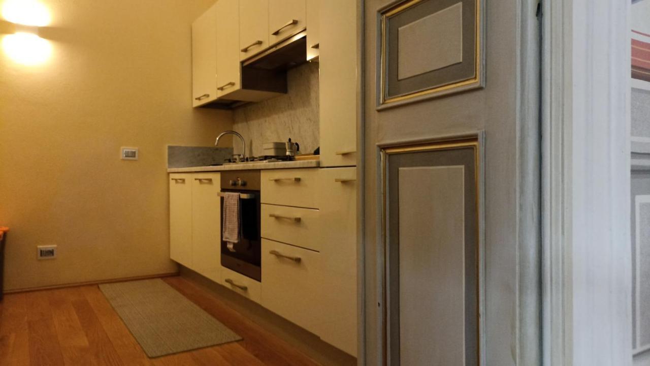 Puccini'S Home, Elegant Apartment In Piazza Puccini Lucca Eksteriør bilde